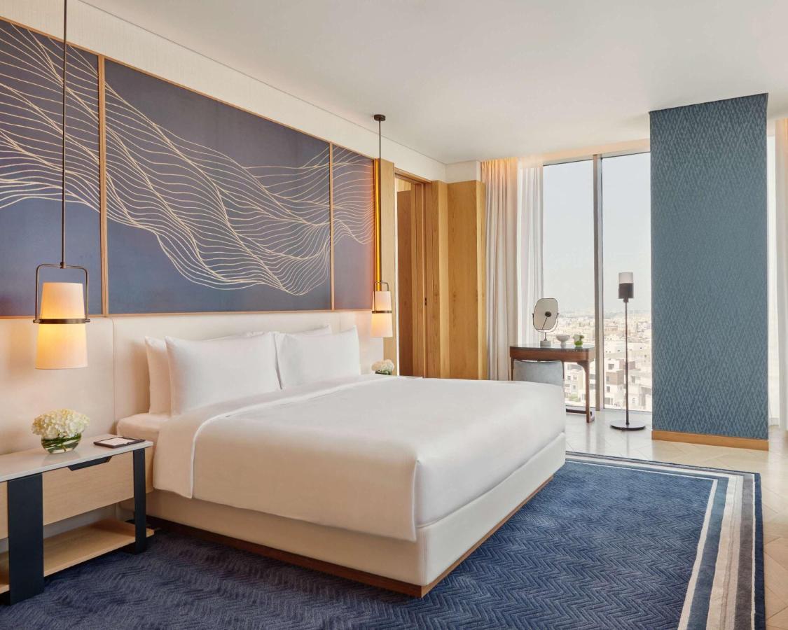 Hotel Grand Hyatt Kuwait Kuwait City Exteriér fotografie A bedroom at the hotel